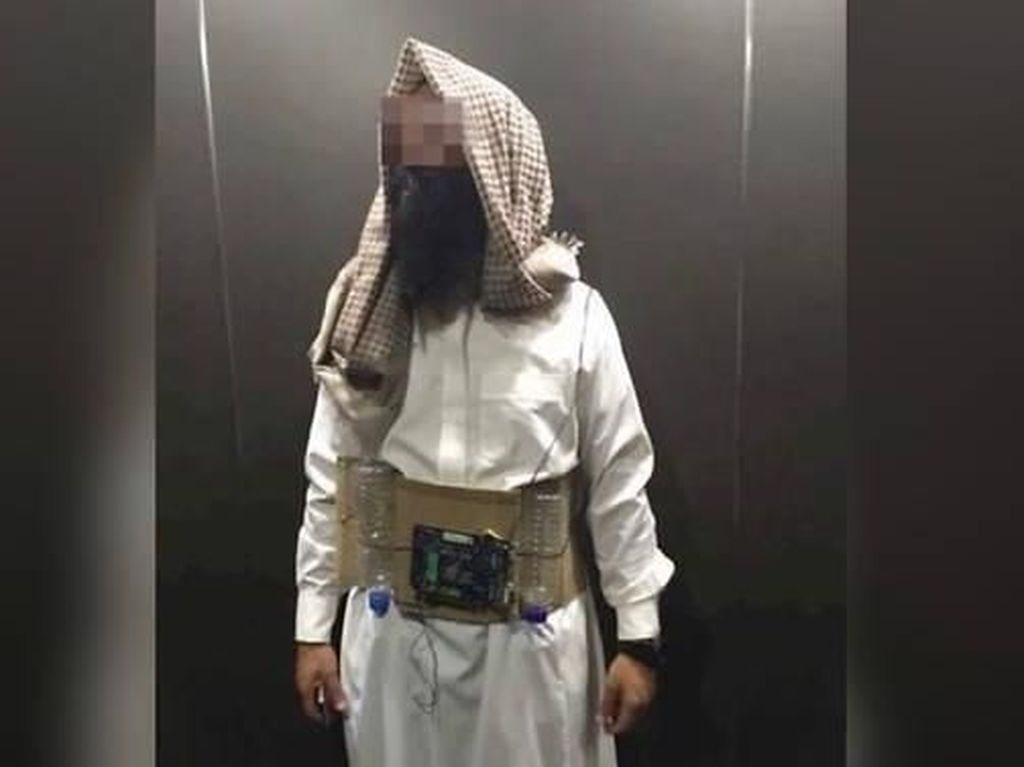 Jadi Pengebom Bunuh Diri Saat Halloween, Pria Ini Didenda Rp 1,2 Juta Jadi Pengebom Bunuh Diri Saat Halloween, Pria Ini Didenda Rp 1,2 Juta