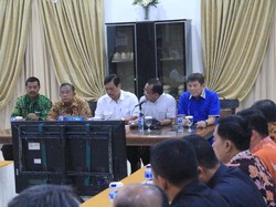 Luhut hingga Pratikno Gelar Rapat Ngunduh Mantu Kahiyang-Bobby