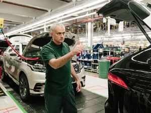 Saat Jose Mourinho Jadi Mandor di Pabrik Jaguar