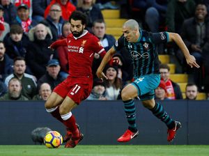 Dua Gol Salah Bawa Liverpool Memimpin atas Soton