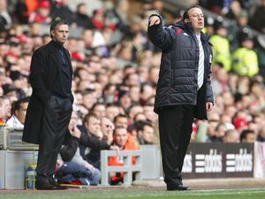 Benitez Fokus ke MU, Bukan Mourinho