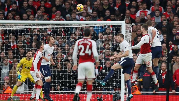 Arsenal Bekuk Spurs 2-0