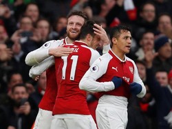 Arsenal Bekuk Spurs 2-0