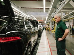 Tak Seperti Mercy-BMW, Jaguar Land Rover Belum Niat Produksi di RI