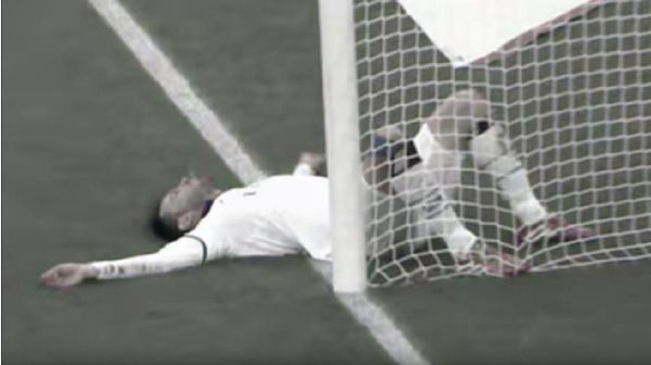 Mereka yang Pernah Tabrak Tiang (Gawang), Dari Diego Costa sampai Satria Tama