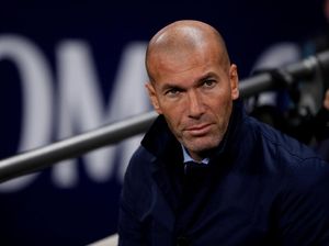 Pelatih Valencia Bela Zidane Habis-Habisan