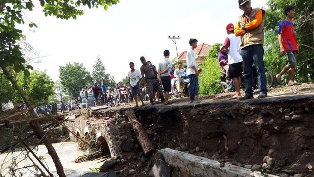  Banjir Bandang Terjang Lombok Timur, 2 Orang Meninggal