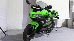 Kawasaki Ninja 250 Baru, Pesaing Honda CBR250RR
