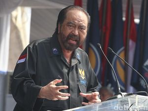 Fadli Sebut Genderuwo Berewok Istana, Ngabalin: Surya Paloh Kali