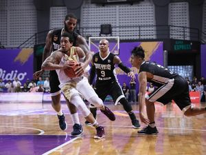 CLS Knights Raih Kemenangan Perdana di ABL CLS Knights Raih Kemenangan Perdana di ABL