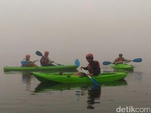 Ada yang Baru di Dieng, Merasakan Sensasi Mengayuh Kayak di Atas Awan