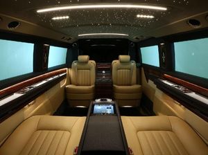 Keren,  Interior Mobil Ini Semewah Pesawat Jet Pribadi