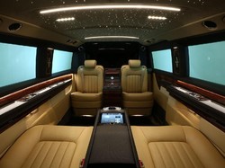 Keren,  Interior Mobil Ini Semewah Pesawat Jet Pribadi