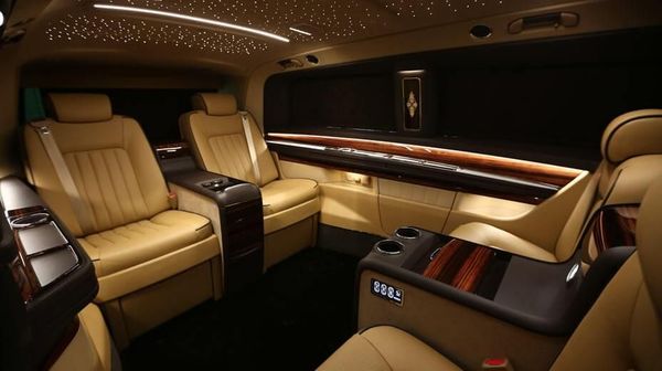 Interior Mobil Semewah Pesawat Jet Pribadi