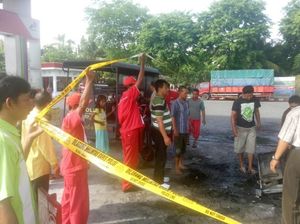 Penjual Bensin Eceran ini Terbakar saat Isi BBM di SPBU