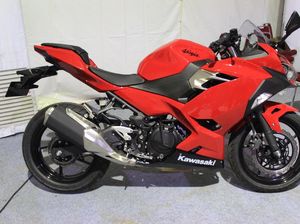 Adu Kenceng CBR250RR, Ninja 250, dan R25 dalam Angka Penjualan