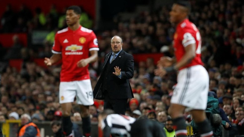 Newcastle Dikalahkan MU, Benitez: Beda Aktivitas Belanja