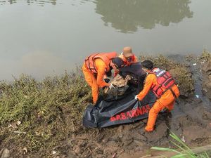 Bocah yang Terperosok Selokan di Bandung Ditemukan Tewas Bocah yang Terperosok Selokan di Bandung Ditemukan Tewas