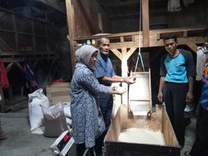 Ini Rahasianya Toko Tani Indonesia Bisa Jual Beras Murah Rp 8.000/Kg Ini Rahasianya Toko Tani Indonesia Bisa Jual Beras Murah Rp 8.000/Kg