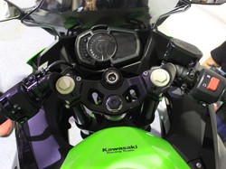 Ninja 250 Ada Fitur Buat Ngecas HP