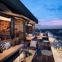 Sore Ini Enaknya Nongkrong di Resto Rooftop dengan Pemandangan Kota