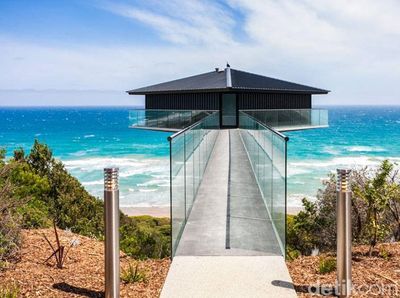 Uji Nyali Tinggal di Rumah Melayang