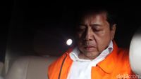 Jidat Merah Novanto dan Fotonya Saat Masih Diperban