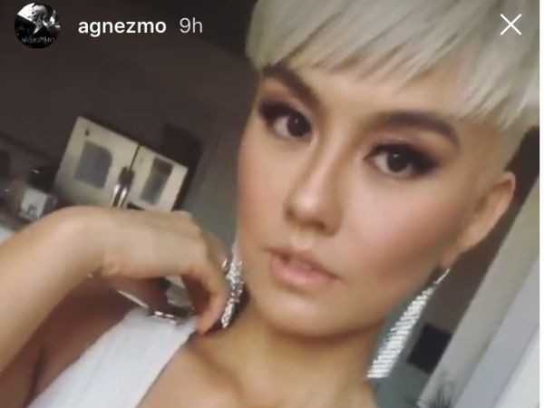 Foto: 8 Gaya Seksi Agnez Mo di American Music Awards 2017
