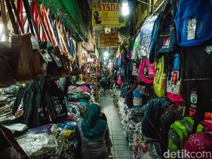 Melihat Lebih Dekat Aktivitas Pasar Senen yang Akan Direvitalisasi