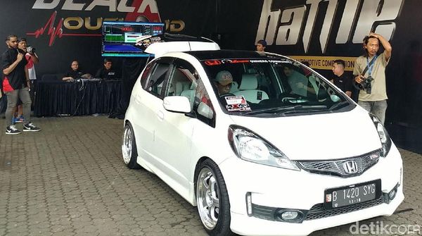 130 Mobil Adu Kece di Bandung