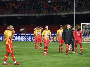 Benevento Lampaui Rekor Manchester United ... soal Start Terburuk