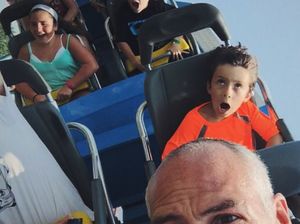 Beragam Ekspresi Kocak saat si Kecil Naik Roller Coaster