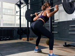 Berbagai Variasi Squats Rahasia Body Goals Ala Shafa Aliya