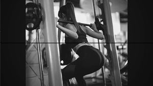Sederet Artis yang Juga Jadi Body Goals karena Rajin Squats