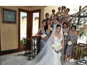 Foto: 12 Gaya Glamour Putri Setya Novanto, Dwina Michaella