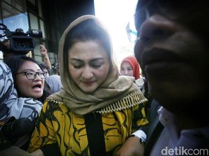 Diperiksa KPK, Istri Novanto Belum Ada Rencana Besuk Papa