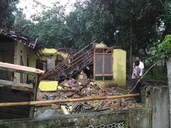 Nenek Lasiem Tewas saat Rumahnya Mendadak Roboh