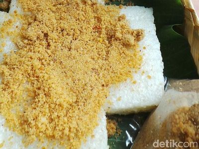 10 Ketan Kukus dengan Aneka Topping Ini Enak Buat Sarapan dan Camilan