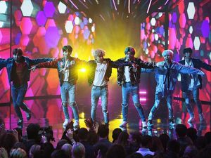Agensi K-pop Ikut Joget di Lantai Bursa Agensi K-pop Ikut Joget di Lantai Bursa