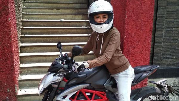 Gaharnya Tunggangan Nikita Mirzani