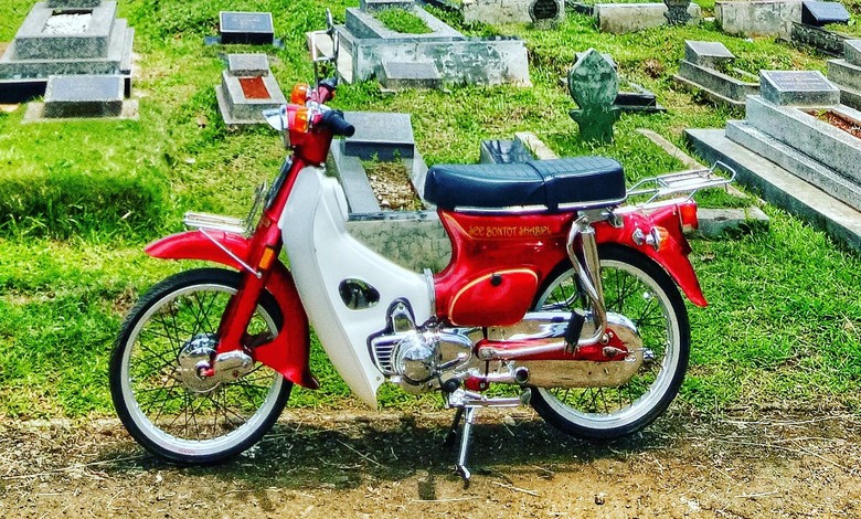 Honda 70 Biar Tua Tetap Ganteng Honda 70 Biar Tua Tetap Ganteng