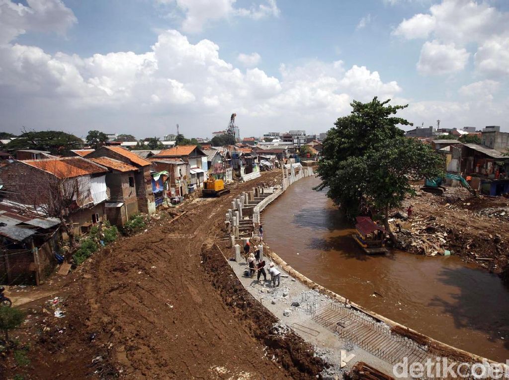 Normalisasi Ciliwung Sepanjang 1,5 Km Dilakukan Tahun 2020 Normalisasi Ciliwung Sepanjang 1,5 Km Dilakukan Tahun 2020