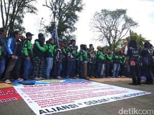 Ojek Online Bandung Serukan Setop Intimidasi dan Kekerasan