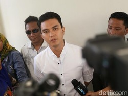 Hak Asuh Jatuh ke Tangan Georgia, Aldi Taher Tetap Bisa Bertemu Anak Hak Asuh Jatuh ke Tangan Georgia, Aldi Taher Tetap Bisa Bertemu Anak