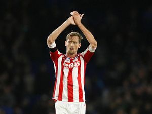 Peter Crouch Si Robot Umumkan Pensiun