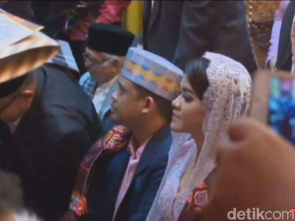 Horas! Horas! Horas! Kahiyang Putri Jokowi Resmi Jadi Boru Siregar Horas! Horas! Horas! Kahiyang Putri Jokowi Resmi Jadi Boru Siregar