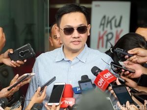 Farhat Abbas Bikin Heboh Lagi Farhat Abbas Bikin Heboh Lagi