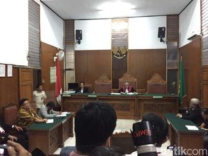 Praperadilan Wali Kota Batu Nonaktif Ditolak