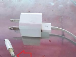 Gadis 14 Tahun Mati Tersetrum Gara-gara Kabel iPhone
