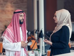 Duh, Pria Ini Dihukum Hanya karena Ngobrol dengan Hijabers di Arab